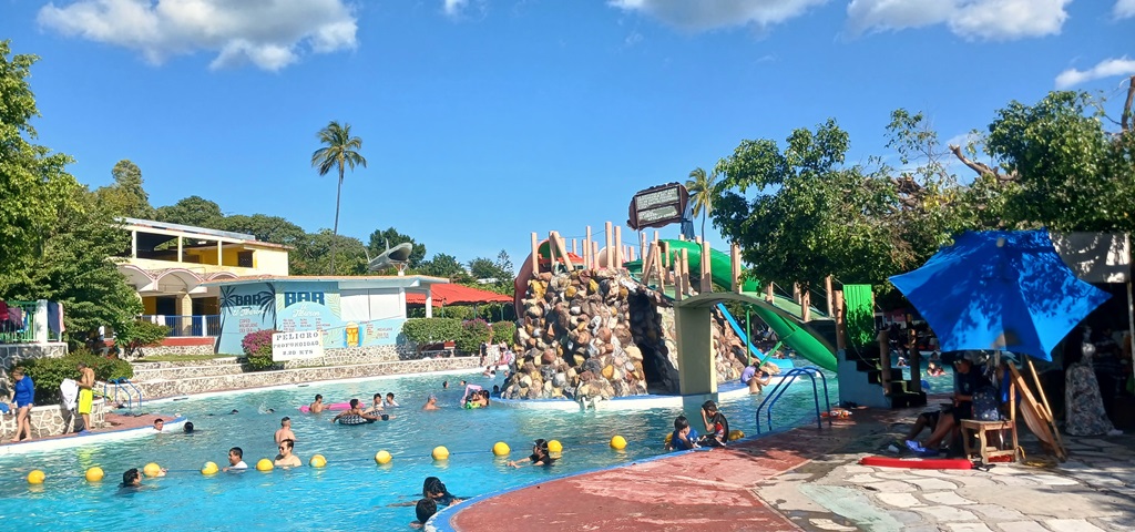 Balneario Las Termas: El Encanto de las Aguas Termales de Atotonilco Balneario Las Termas: El Encanto de las Aguas Termales de Atotonilco