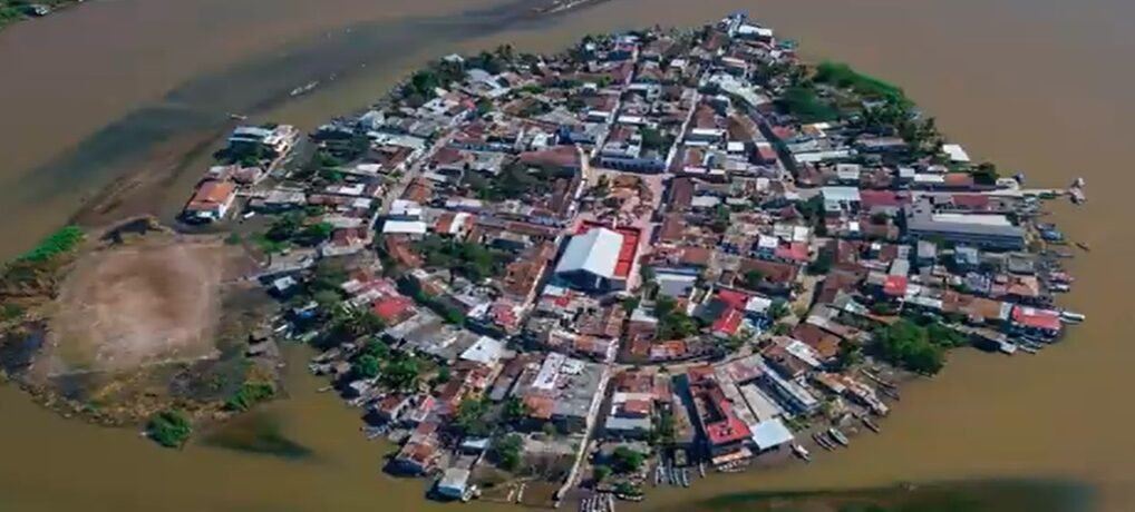 Isla de Mexcaltitán: Un Tesoro Escondido entre Historia, Camarón y Tradiciones