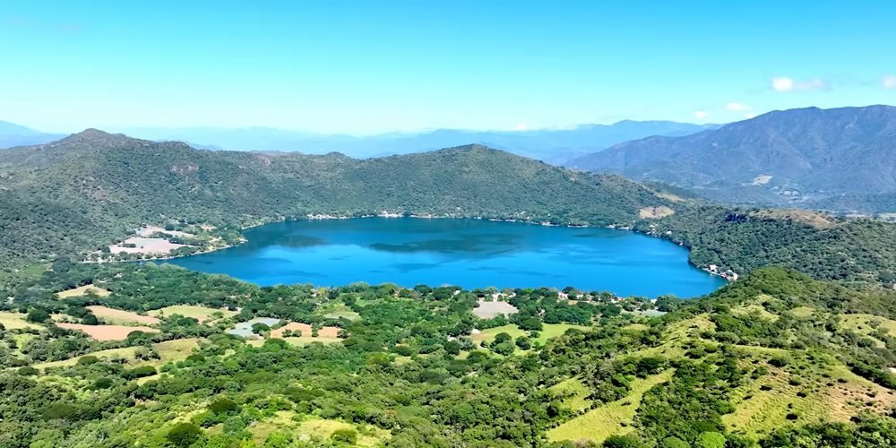 Laguna de Santa María del Oro (Nayarit): Guía Completa del Lago Cráter que Cambia de Color